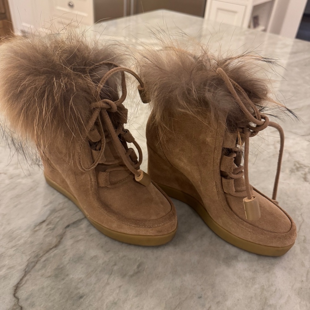 Cecelia New York boots tan with fur size 6.5